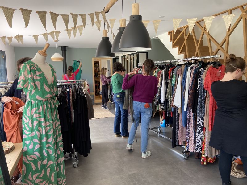 UNE BOUTIQUE A LA MAISON