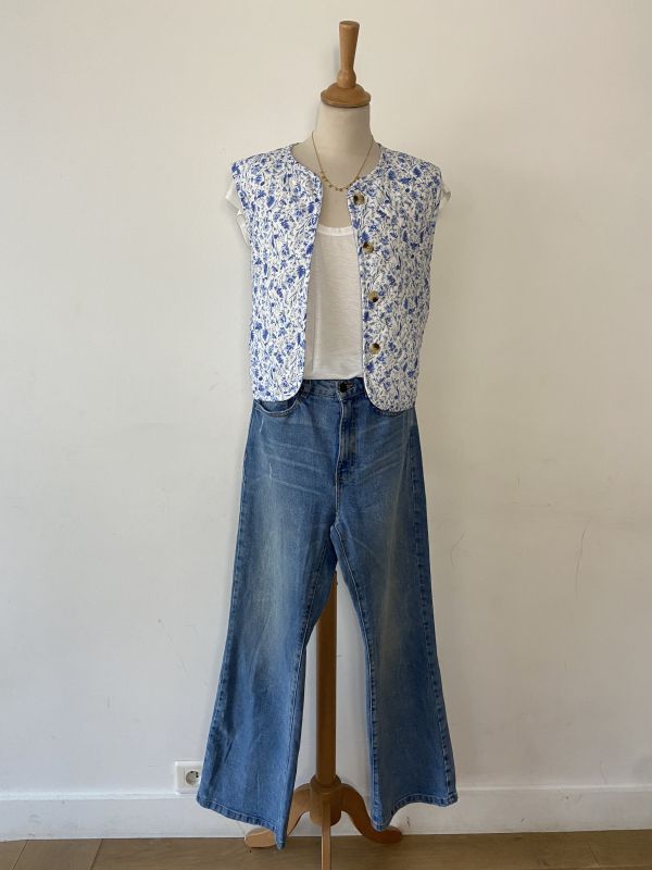 gilet ATELIER EBENE, tee-shirt AMERICAN VINTAGE, jean PROMOD