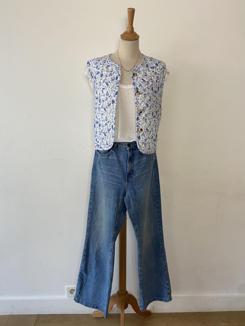 gilet ATELIER EBENE, tee-shirt AMERICAN VINTAGE, jean PROMOD